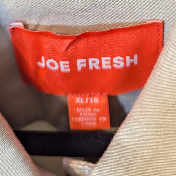 Joe Fresh trench in neutral beige - Picture 3 of 4